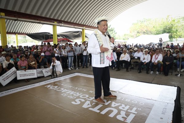 Julio Menchaca reafirma compromiso con el campo hidalguense en Atlapexco
